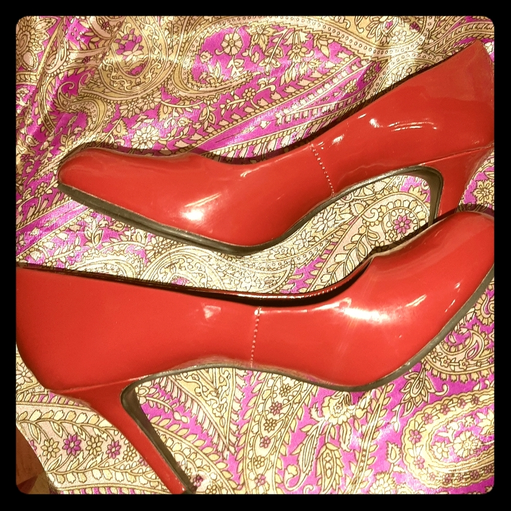 KENNETH COLE HEELS